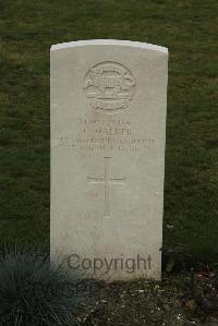 Philosophe British Cemetery Mazingarbe - Walker, C