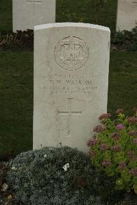 Philosophe British Cemetery Mazingarbe - Walkom, T W