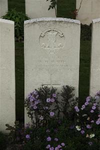 Philosophe British Cemetery Mazingarbe - White, William Hector