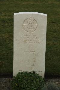 Philosophe British Cemetery Mazingarbe - Wignell, A J