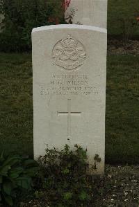 Philosophe British Cemetery Mazingarbe - Wilson, H G