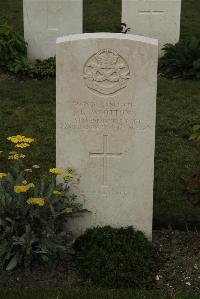 Philosophe British Cemetery Mazingarbe - Wootton, G