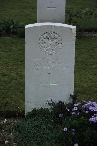 Philosophe British Cemetery Mazingarbe - Wray, Cormac Patrick James