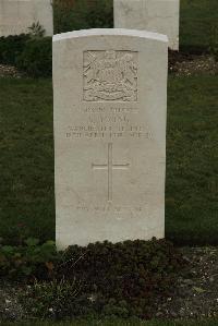 Philosophe British Cemetery Mazingarbe - Young, S