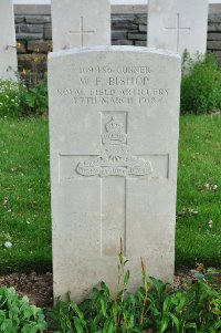 Honnechy British Cemetery - Bishop, W F