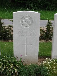 Honnechy British Cemetery - Boonham, A