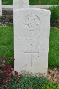 Honnechy British Cemetery - Brien, E