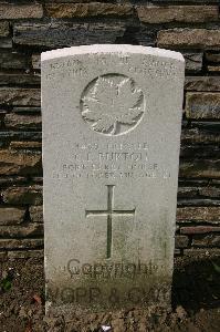 Honnechy British Cemetery - Burton, C E