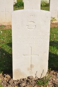 Honnechy British Cemetery - Chapman, Alfred John