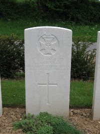 Honnechy British Cemetery - Clarke, Frederick James