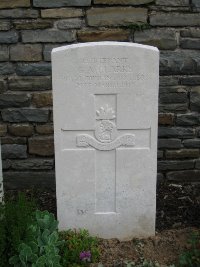 Honnechy British Cemetery - Clarke, George Alexander