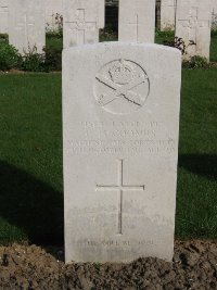 Honnechy British Cemetery - Coombs, C H