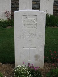 Honnechy British Cemetery - Cooper, S