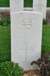 Honnechy British Cemetery - Davis, F