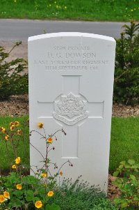 Honnechy British Cemetery - Dowson, J G