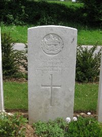 Honnechy British Cemetery - Embling, F