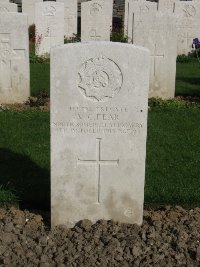 Honnechy British Cemetery - Fear, V C