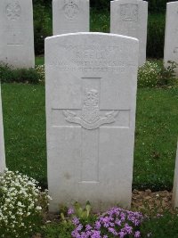 Honnechy British Cemetery - Fell, R