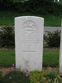 Honnechy British Cemetery - Finn, E