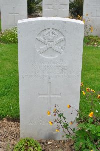 Honnechy British Cemetery - Gascoyne, Oswald