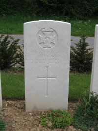 Honnechy British Cemetery - Hadfield, H