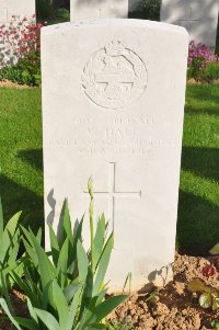 Honnechy British Cemetery - Hall, W