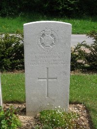 Honnechy British Cemetery - Harrison, R