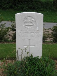 Honnechy British Cemetery - Hinchliffe, F