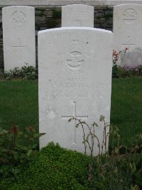 Honnechy British Cemetery - Kennedy, D S