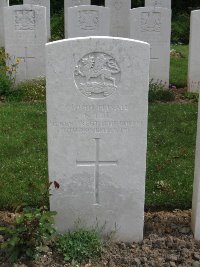 Honnechy British Cemetery - Lee, G