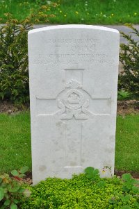 Honnechy British Cemetery - Lomas, T