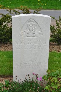 Honnechy British Cemetery - Mail, Frank Oswald