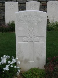 Honnechy British Cemetery - McLachlan, Berry