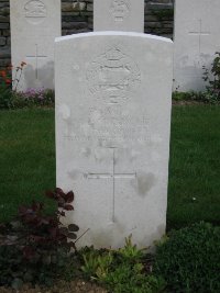 Honnechy British Cemetery - Miskin, Maurice James