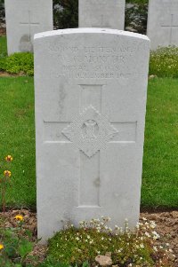 Honnechy British Cemetery - Moncur, W G