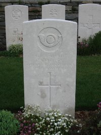 Honnechy British Cemetery - Morley, E S