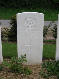 Honnechy British Cemetery - Morrison, G E