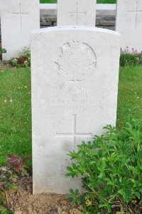 Honnechy British Cemetery - Noble, Thomas Henry