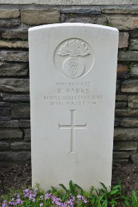 Honnechy British Cemetery - Parks, R