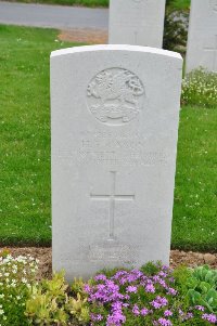 Honnechy British Cemetery - Rason, H F