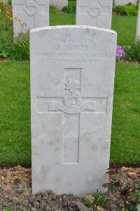 Honnechy British Cemetery - Roche, J