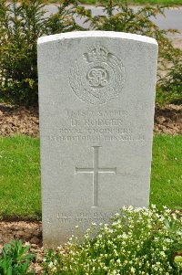 Honnechy British Cemetery - Rodger, David