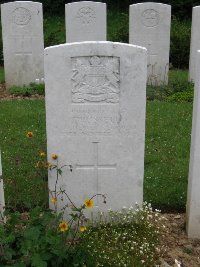 Honnechy British Cemetery - Russell, J