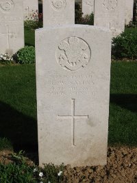 Honnechy British Cemetery - Sayers, C W