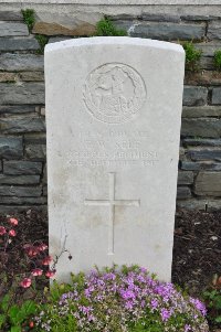 Honnechy British Cemetery - Self, E W