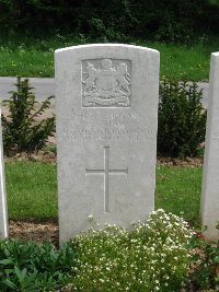 Honnechy British Cemetery - Shaw, A