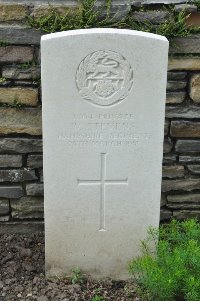 Honnechy British Cemetery - Stevens, W