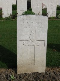 Honnechy British Cemetery - Summers, T J