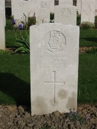 Honnechy British Cemetery - Thick, C