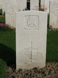 Honnechy British Cemetery - Thorne, C